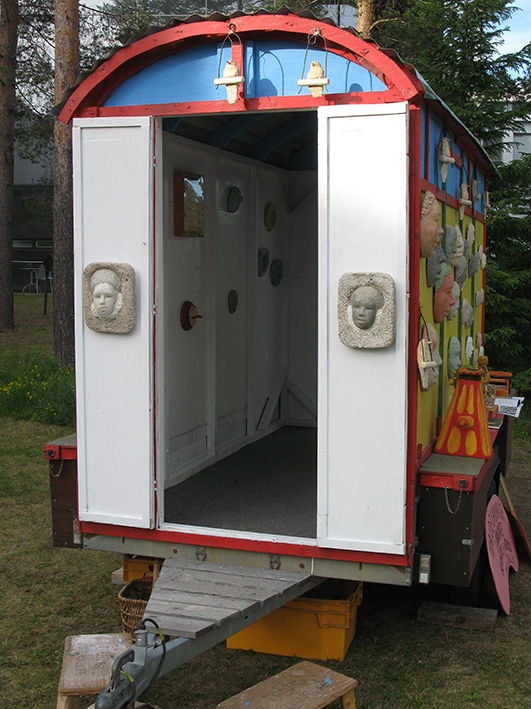 Detail of Art Wagon / Taidevankkurin yksityiskohta Foto: Tapani Kokko